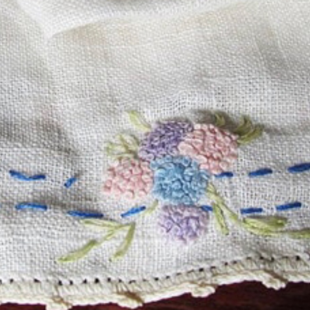 Vintage Embroidered Linen Pink Blue Oval Cottagecore Table Runner Dresser Scarf - Picture 3 of 3